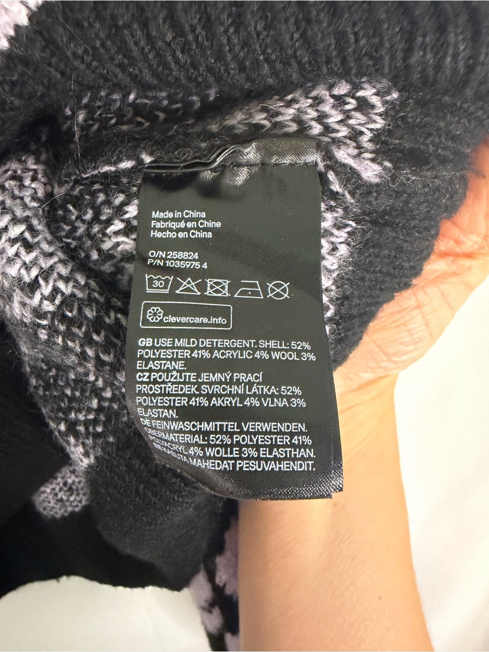 Smiley X H&M Black & Lilac Smiley Knit Cropped Cardigan Size Large - Picture 4 of 5